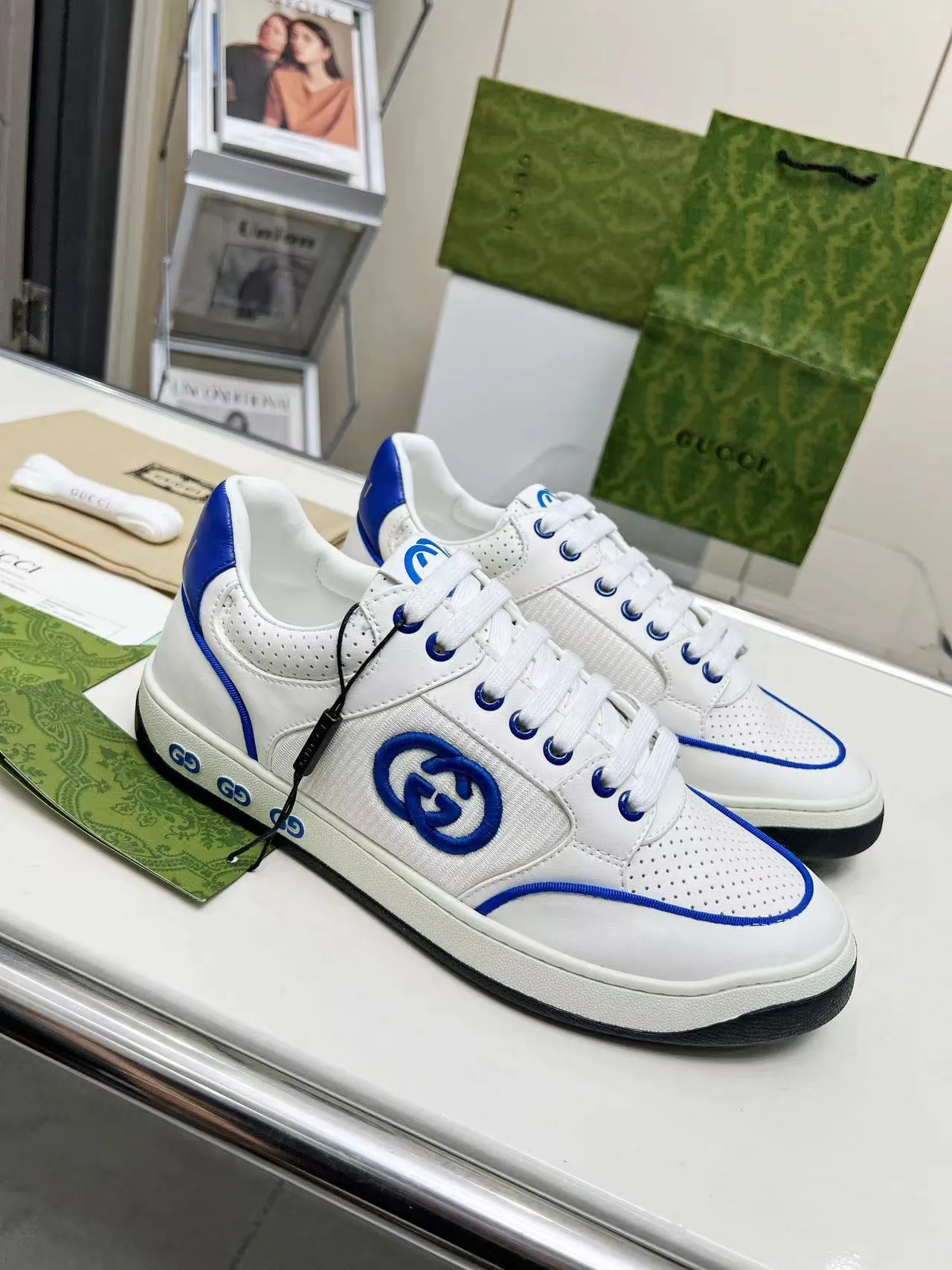 P620 💞💞Gucci G Home’s latest popular sports shoes, couple’s style, casual, retro white shoes 🌸🌸🌸 New popular series. The exquisite and compact interlocking double G logo romantically interprets the aesthetic concept of this series. Made of off-white leather, retro inspiration is cleverly blended into the sneaker design to reinterpret the brand logo. Exquisitely packaged at the delivery counter 🛍📦 ▪️Fabric: Original custom-made imported first-layer cowhide leather ▪️Lining: Original custom-made imported cowhide lining ▪️Outsole: Original molded two-color TPU outsole ▪️Size: Women's 35-40 / Men's 39-45